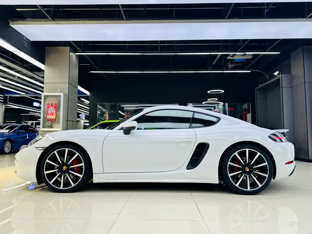 Porsche 718 2016 Cayman 2.0T