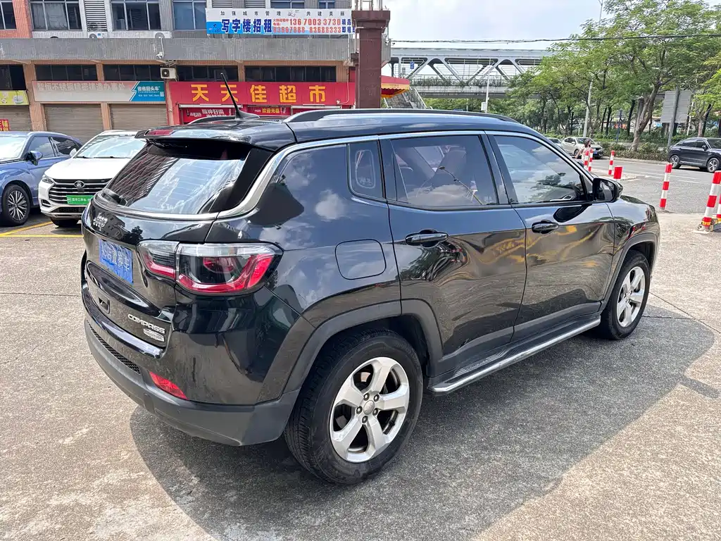Jeep Compass — миниатюра 6