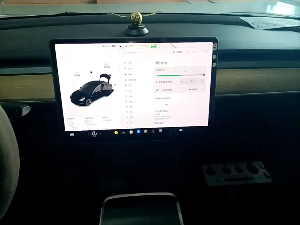 Tesla Model 3 — миниатюра 13