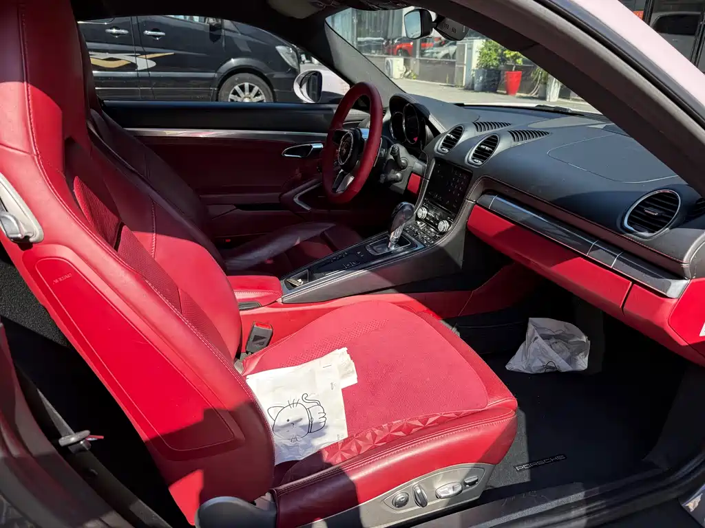 Porsche 718 2018 Cayman 2.0T