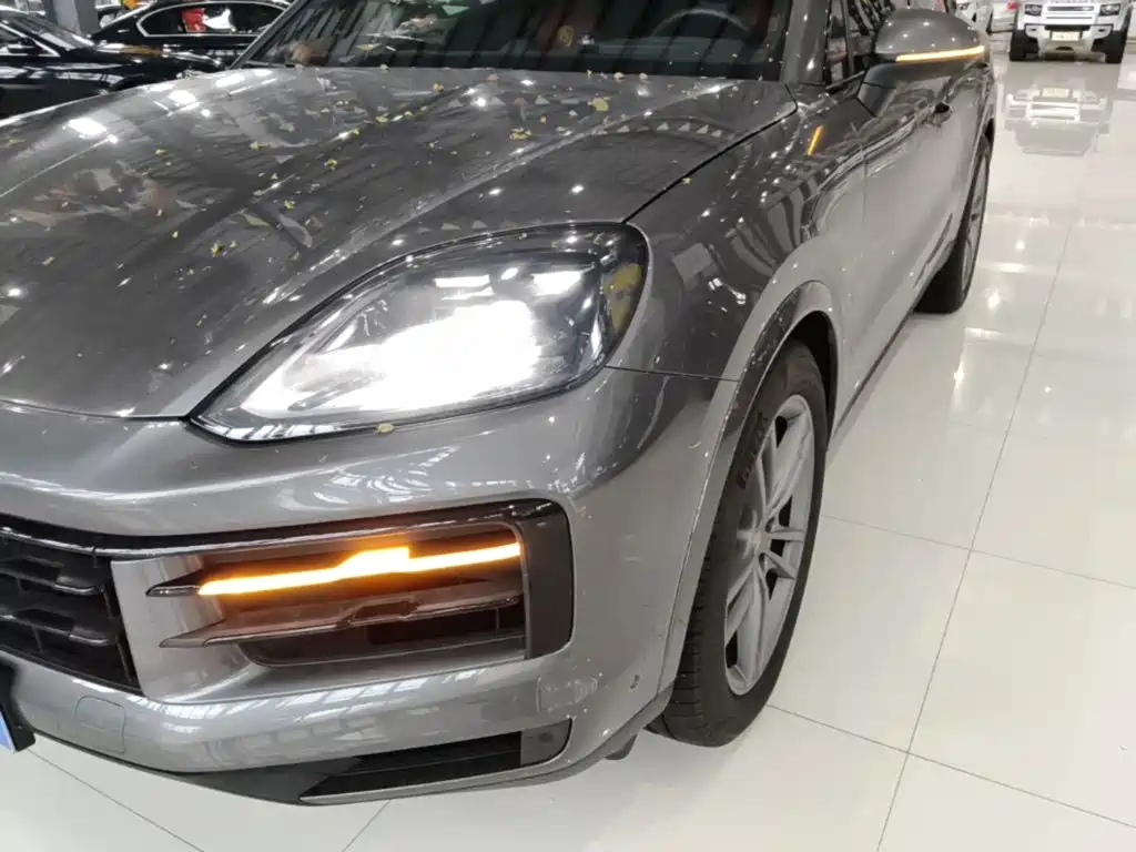Porsche Cayenne — миниатюра 24