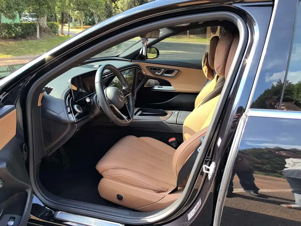 Mercedes-Benz E-Class — миниатюра 4