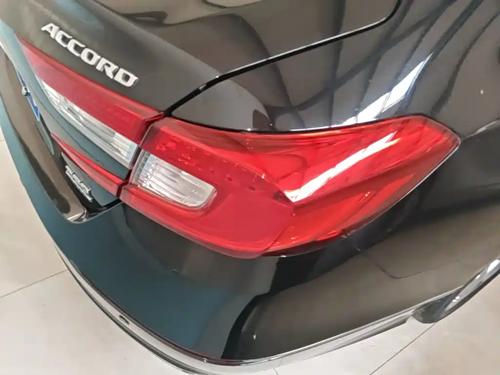 Honda Accord — миниатюра 8