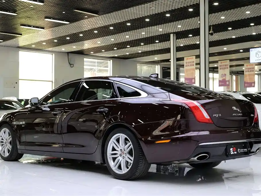 JAGUAR XJ