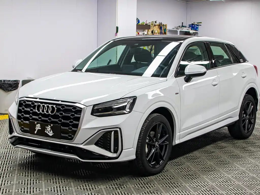 Audi Q2L 2023