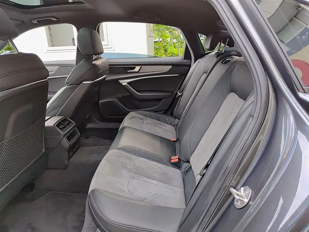 Audi A6L 2021 40 TFSI Luxury