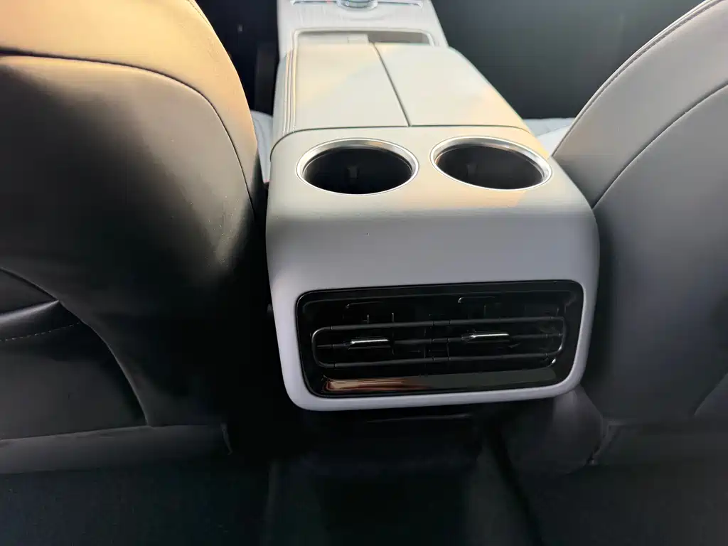 GEELY GALAXY GALAXY E8