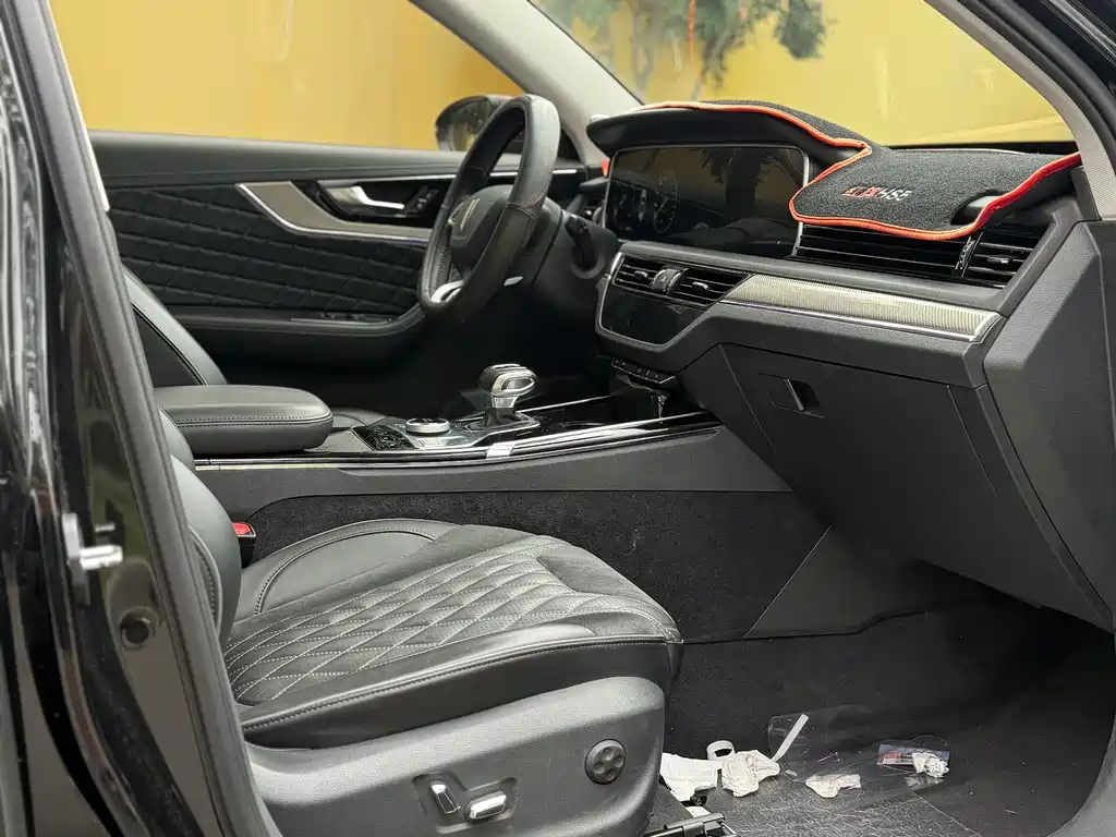 Hongqi HS5 2019 2.0T