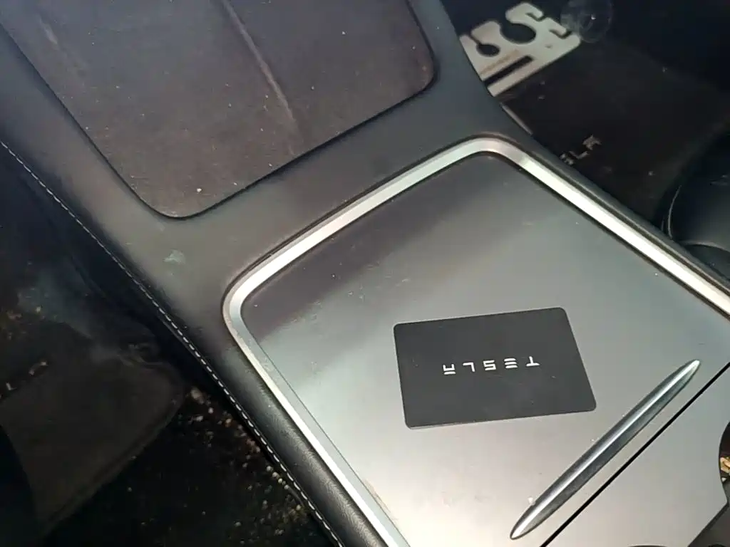 Tesla Model 3 — миниатюра 9