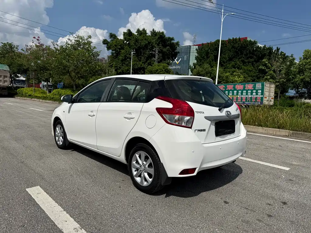 Toyota Yaris L — миниатюра 6
