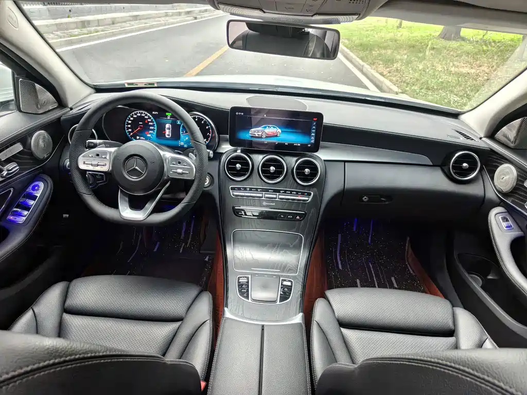Mercedes-Benz C-Class — миниатюра 7