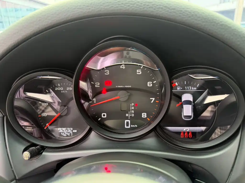 Porsche Macan — миниатюра 14