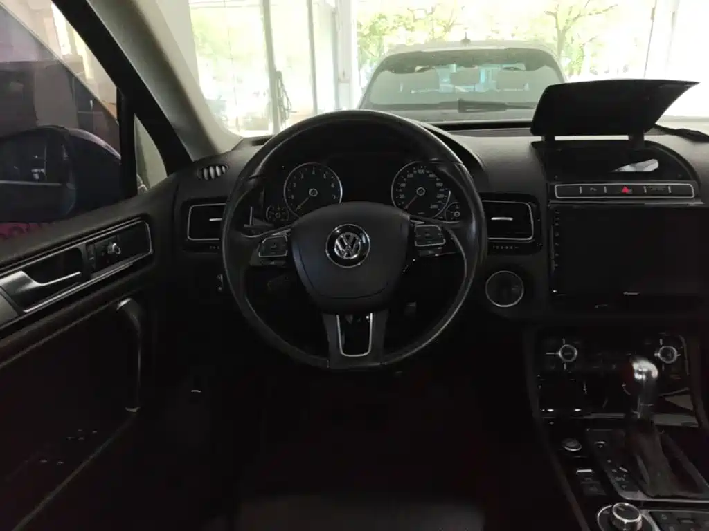 Volkswagen Touareg — миниатюра 11