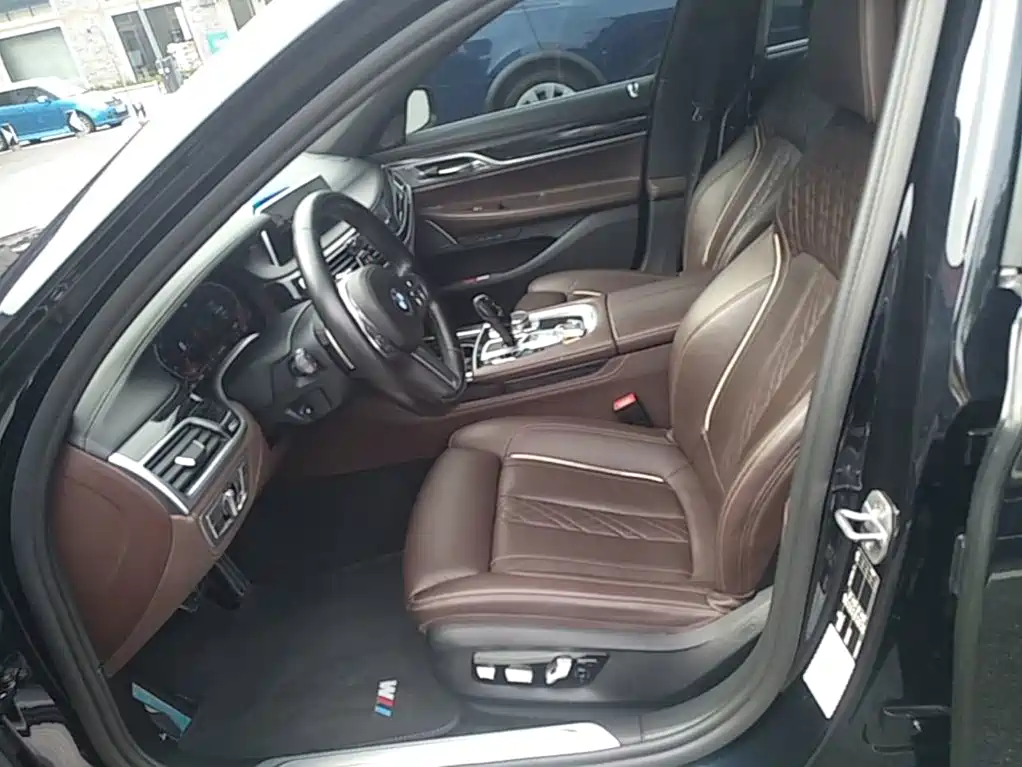BMW 7 Series — миниатюра 15