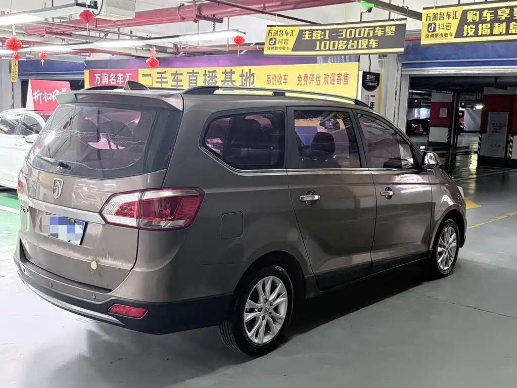Baojun 730 2014 1.5L MT Luxury ESP 7 мест