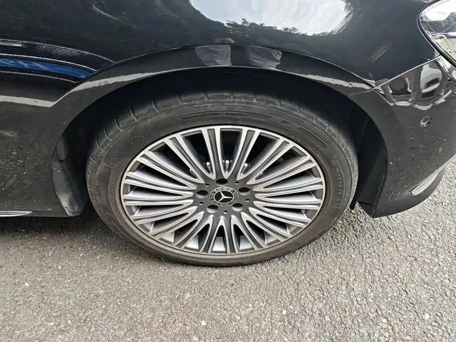 Mercedes-Benz E-Class — миниатюра 6