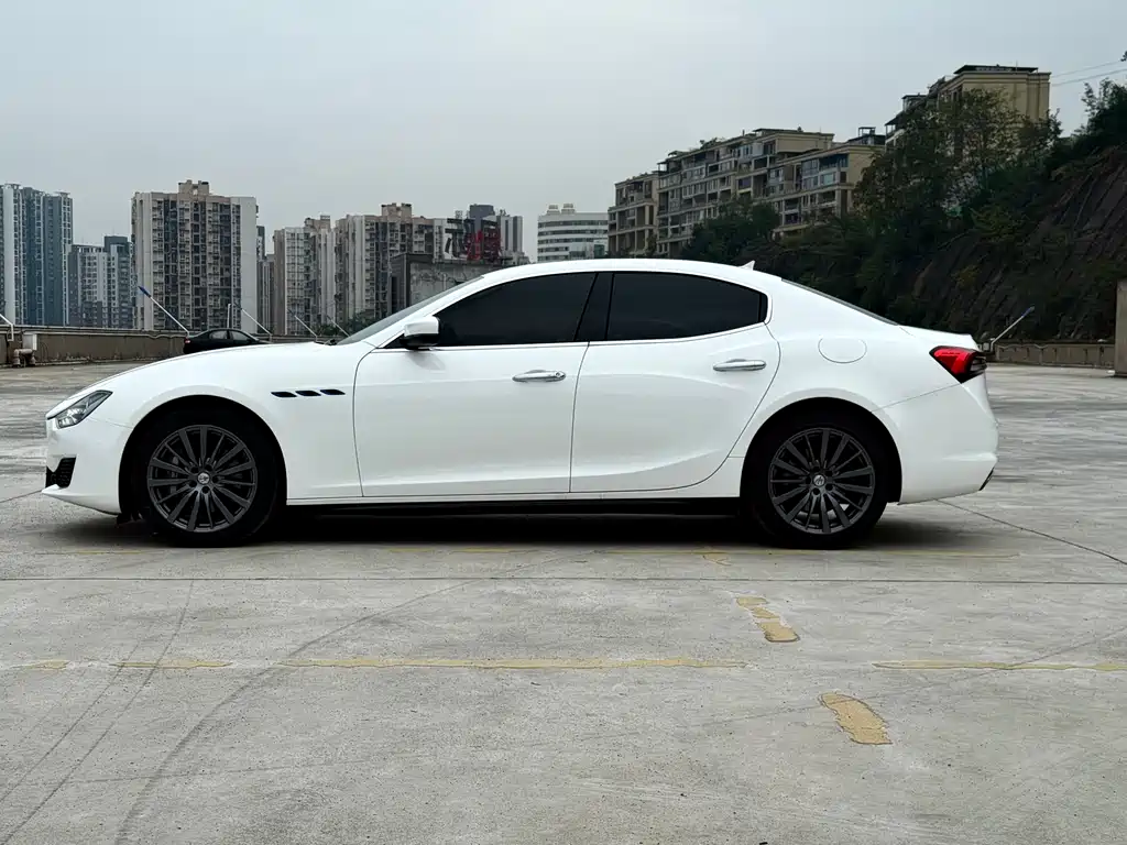 MASERATI GHIBLI