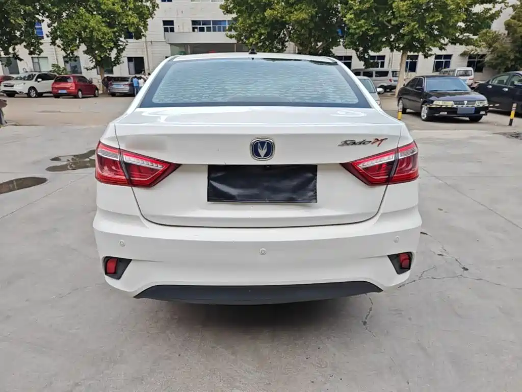 Changan Eado DT — миниатюра 6