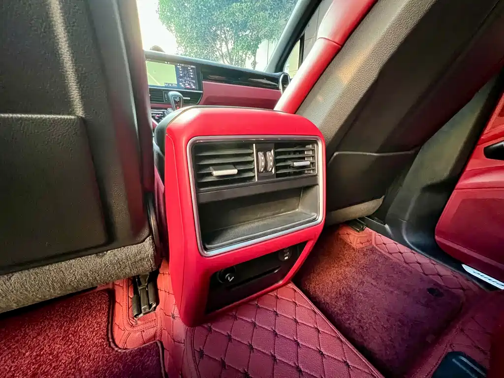 Porsche Cayenne — миниатюра 22