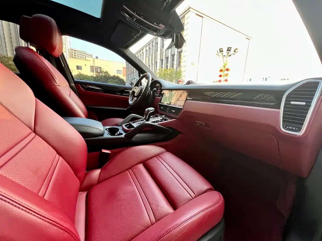 Porsche Cayenne — миниатюра 28