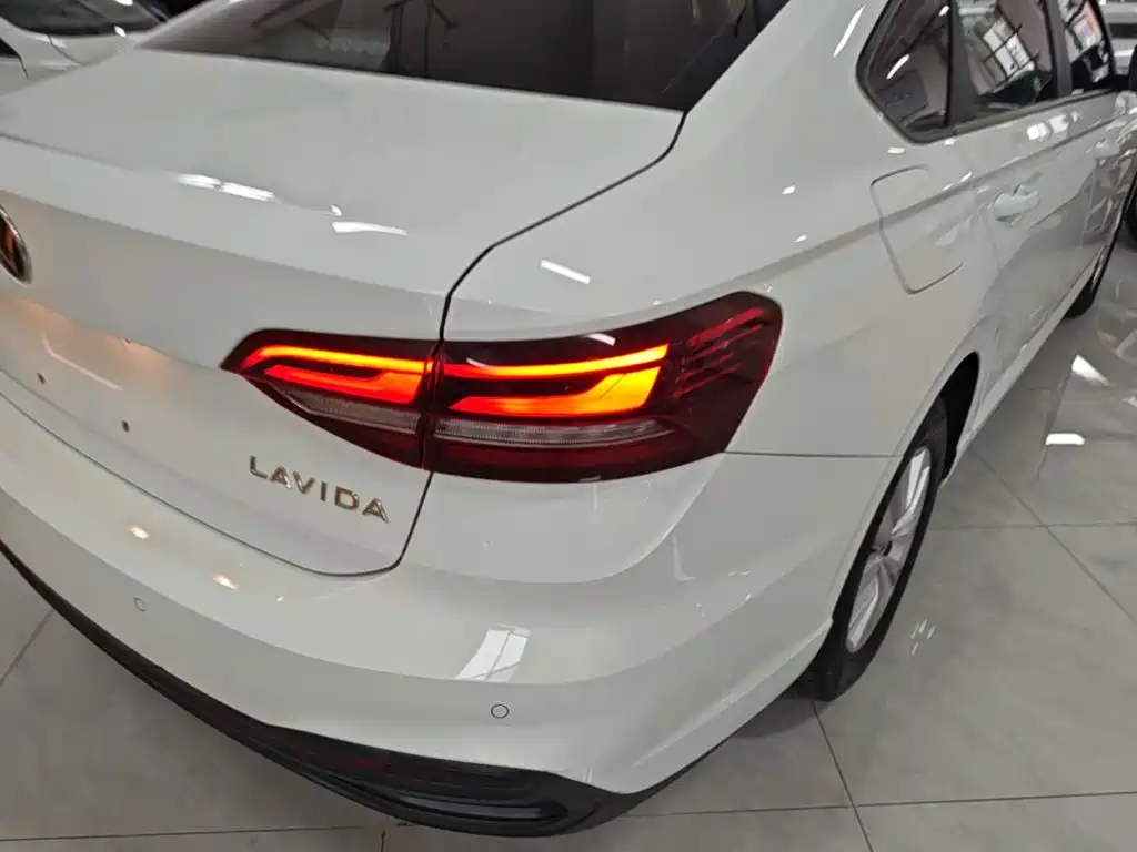 Volkswagen Lavida — миниатюра 8