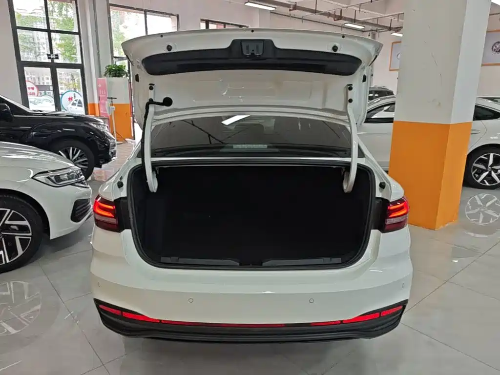 Volkswagen Lavida — миниатюра 19