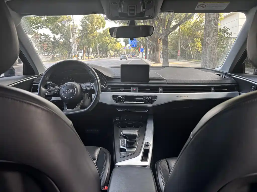 Audi A4L 2018 30 45 TFSI quattro Sport
