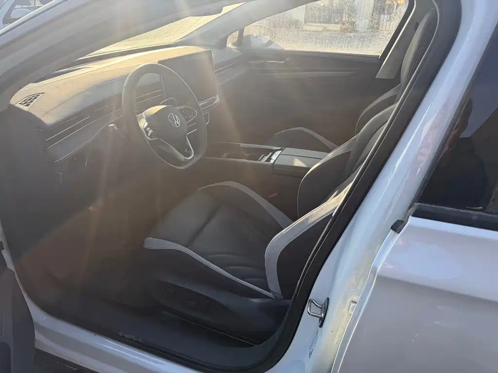 VOLKSWAGEN ID.7 VIZZION