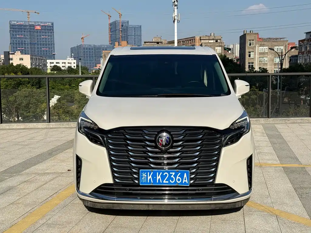 Buick GL8 — миниатюра 2