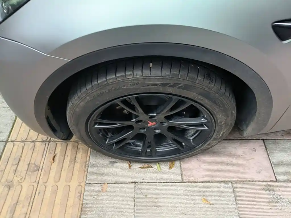 Tesla Model Y — миниатюра 23