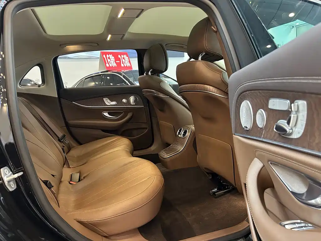 Mercedes-Benz E-Class — миниатюра 10