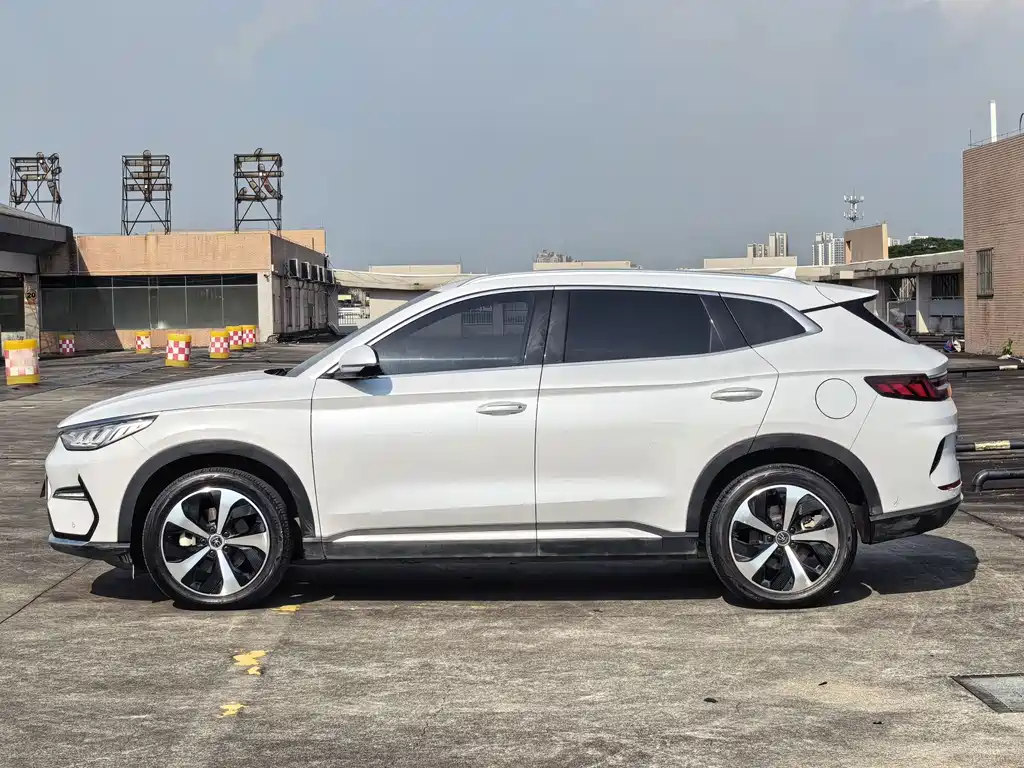 BYD PLUS New Energy — миниатюра 4