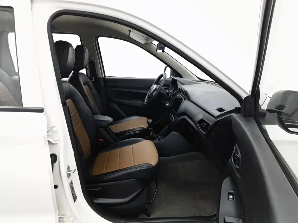 Wuling Hongguang — миниатюра 23