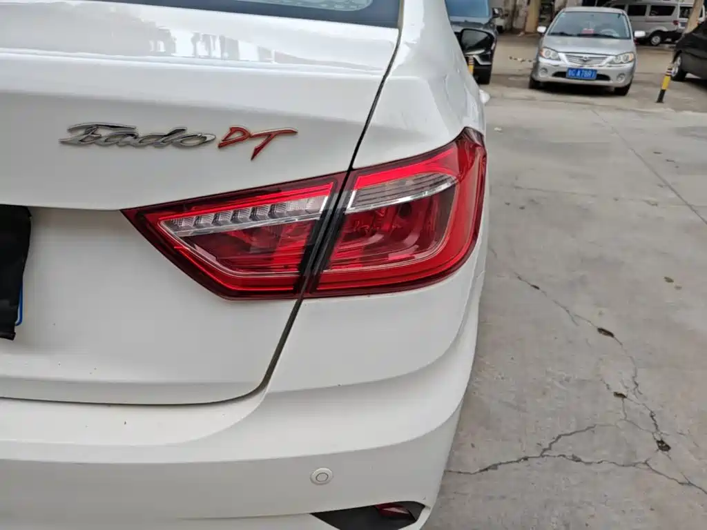 Changan Eado DT — миниатюра 8
