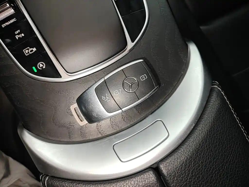 Mercedes-Benz C-Class — миниатюра 9