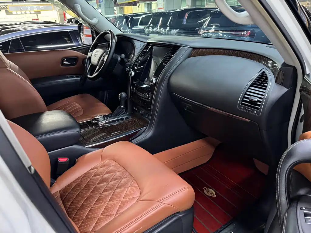 Nissan Patrol — миниатюра 15