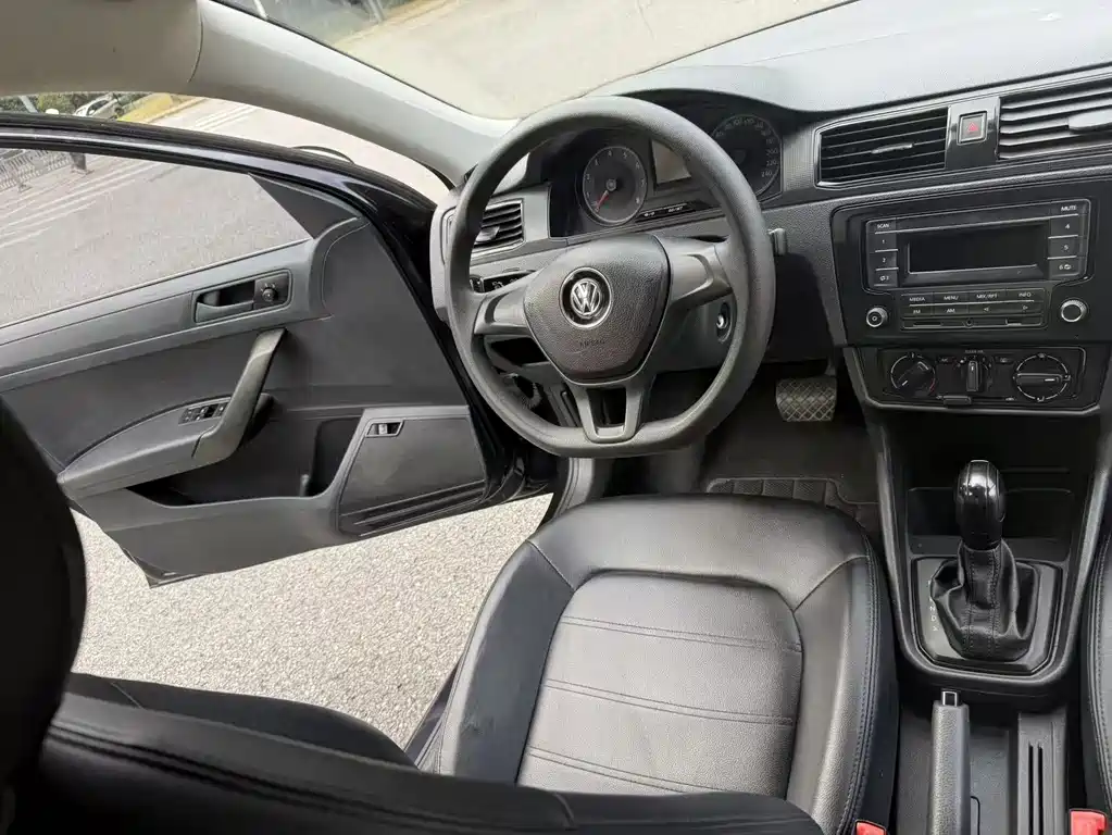 Volkswagen Santana — миниатюра 19