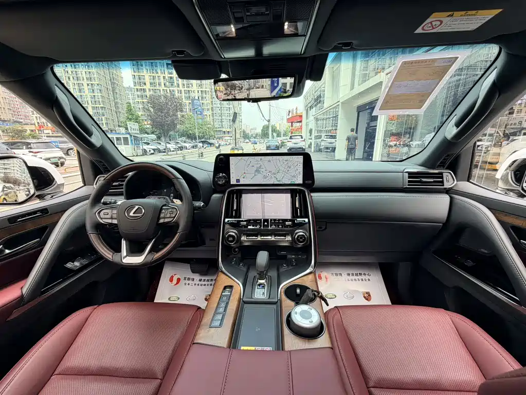 Lexus LX — миниатюра 9