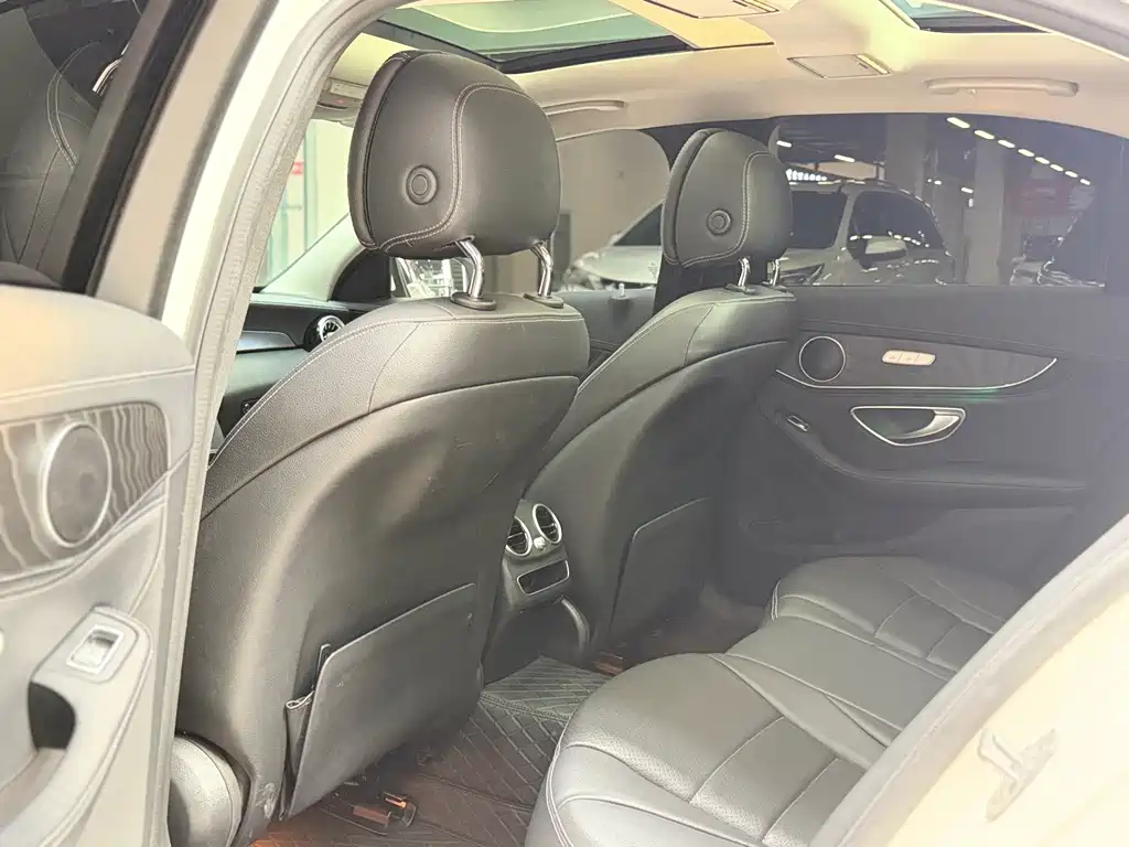 Mercedes-Benz C-Class — миниатюра 5