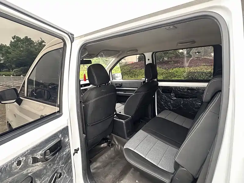 Wuling Hongguang PLUS — миниатюра 12