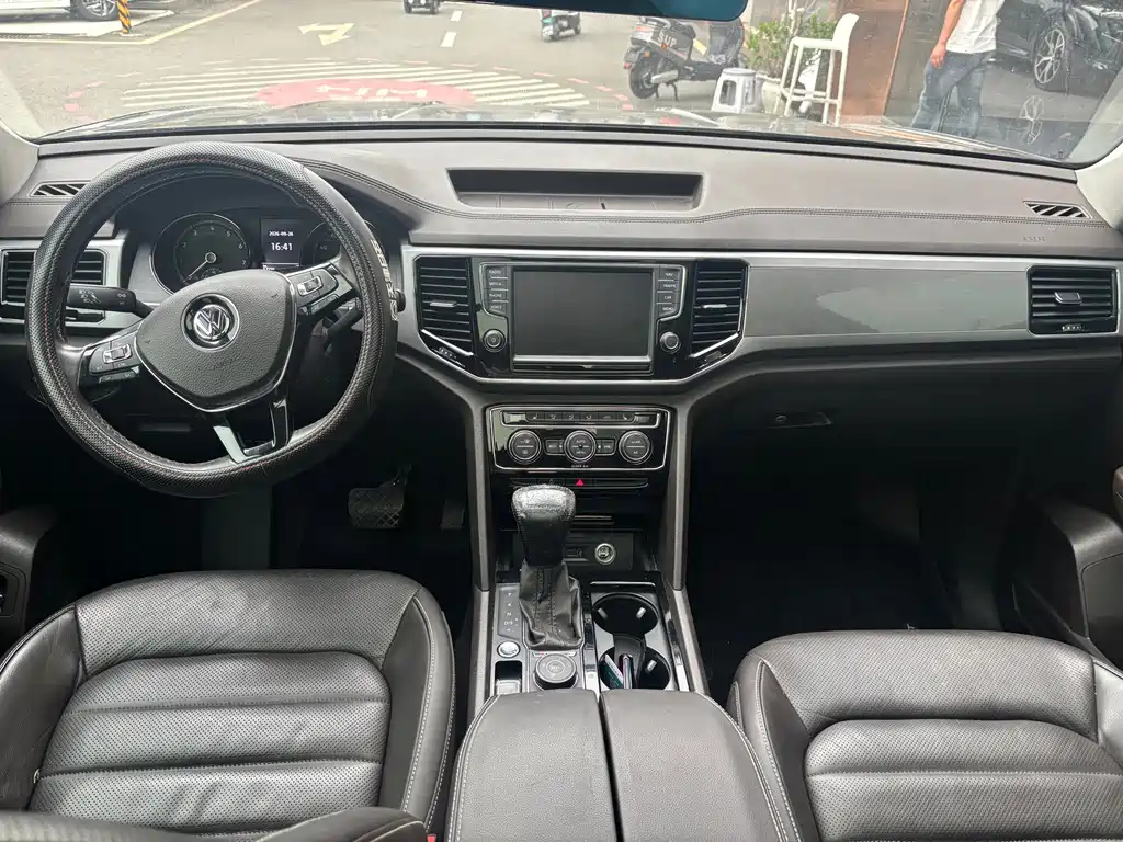 Volkswagen Teramont — миниатюра 6