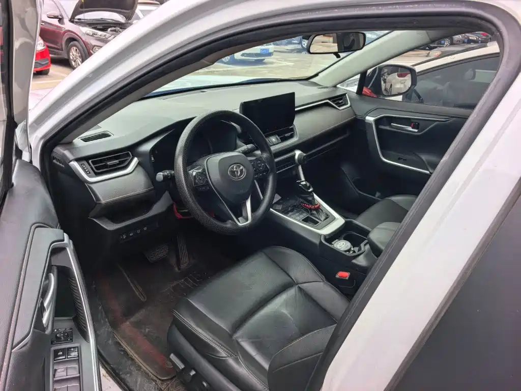 Toyota Wildlander — миниатюра 8