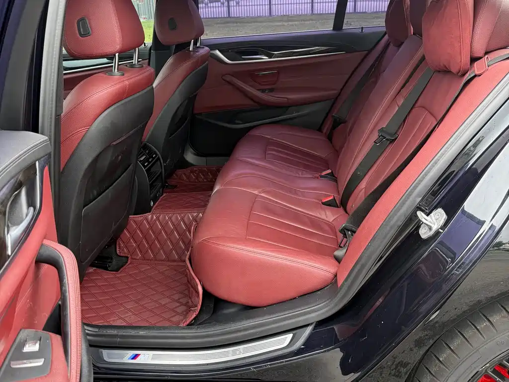 BMW 5 Series — миниатюра 8
