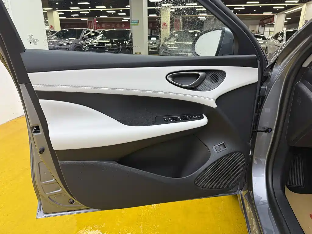 BYD Seal 05 DM-i — миниатюра 3