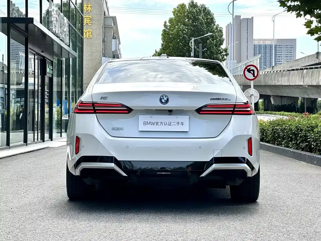 BMW i5 2024 eDrive 35L Premium M Sport