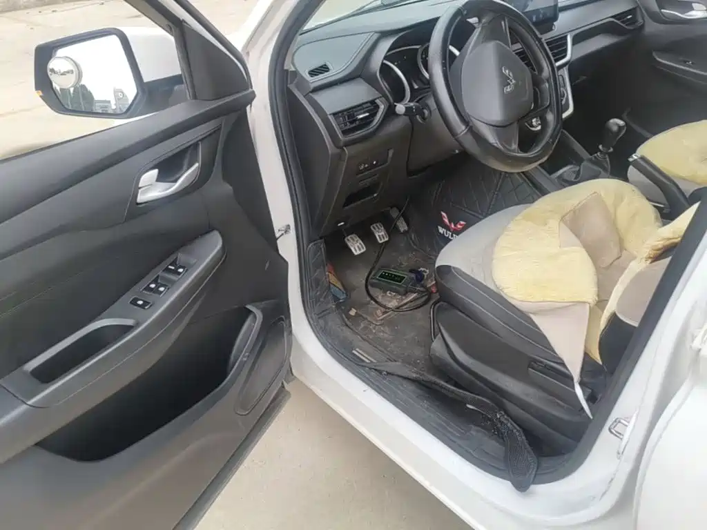 Wuling Hongguang S3 — миниатюра 16