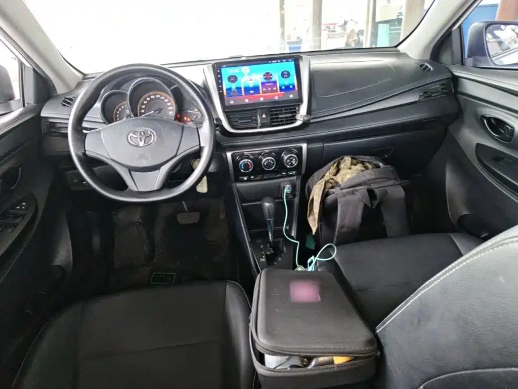Toyota Yaris L — миниатюра 10