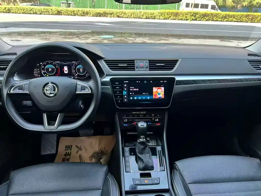 Skoda Superb — миниатюра 6