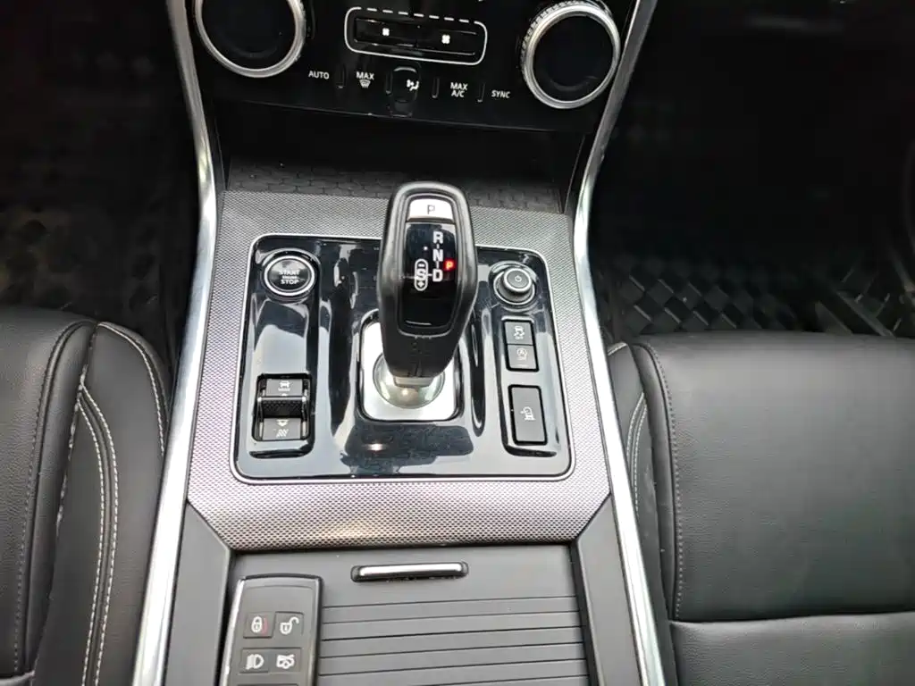 Jaguar XEL — миниатюра 14
