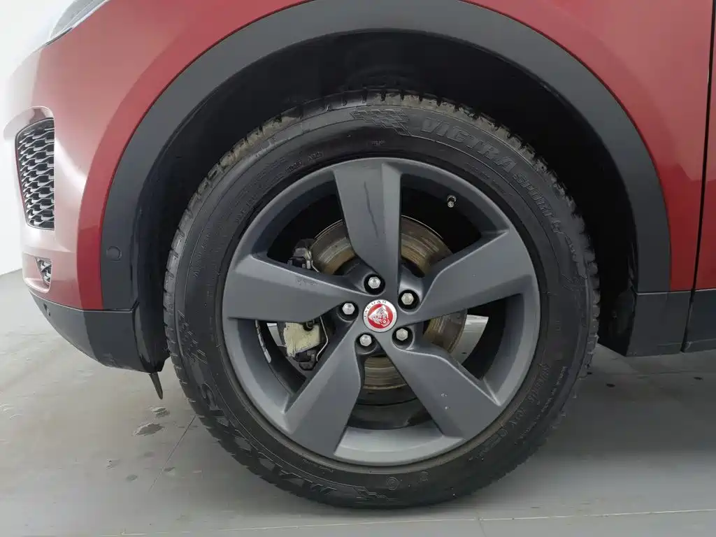 Jaguar E-PACE — миниатюра 17